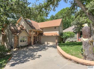 420 Waldruh Dr, Bellevue, NE 68005