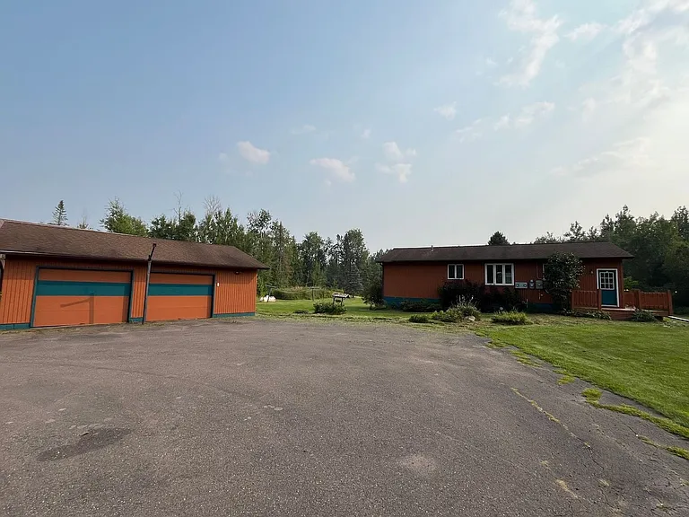 8698 Highway 8 — Photo 2