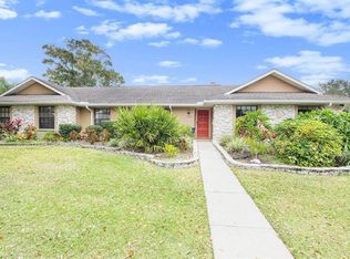 2701 Fairway View Dr, Valrico, FL 33596