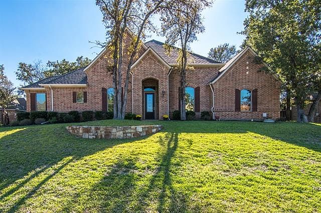 1st image of 5833 Lakeside Dr