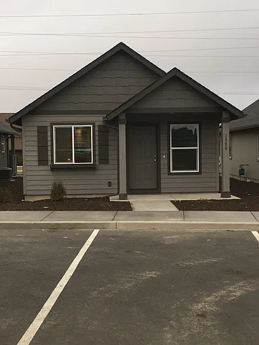 1539 SW 36th Loop Photo 1
