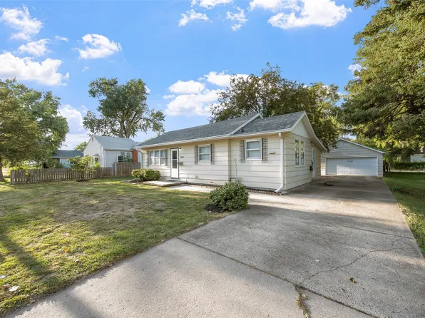 2704 Chicago Ave, Des Moines, IA 50317