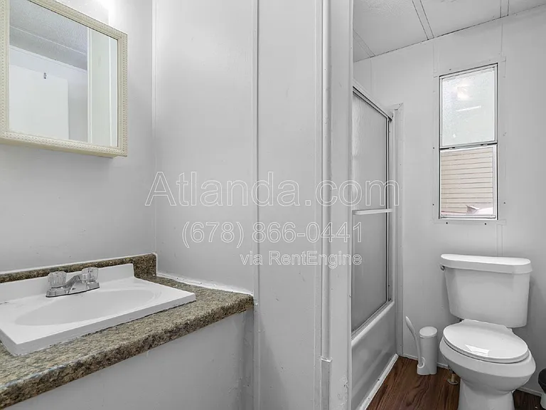 1061 Center St NW #C — Photo 9