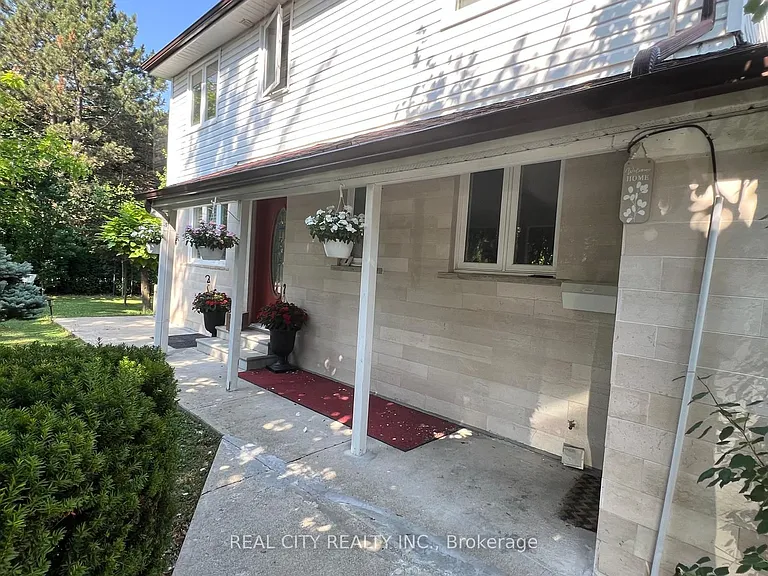 2451 Loanne Dr #LOWER — Photo 2