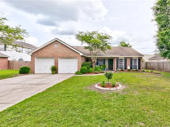 3052 Meadow Lake Dr E, Slidell, LA 70461
