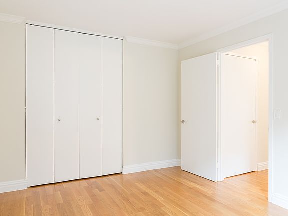 5th image of 235 W 48th St APT 8M