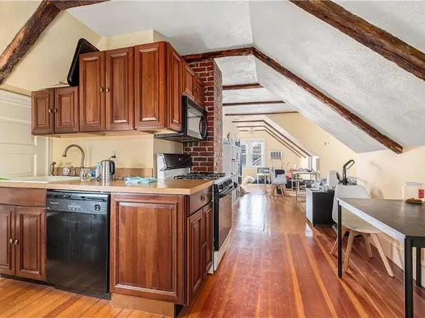 117 Elmgrove Ave Floor 3, Providence, RI 02906