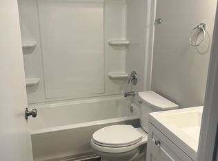 800 S 4th St #4, Stoughton, WI 53589