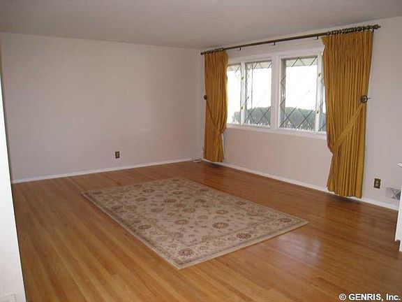 2nd image of 7 Thrasher Cir