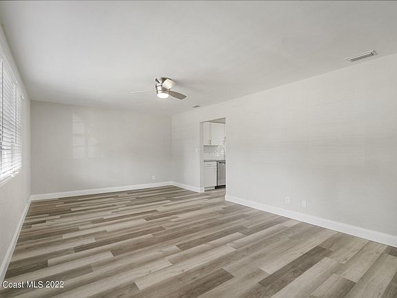 5th image of 145 Maplewood Dr