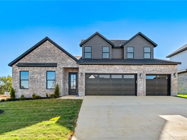 1811 Peacock Rd, Centerton, AR 72719