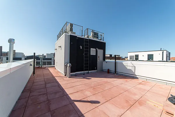 Rented by Premier Metro Realty Corp | media 20