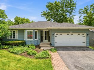 368 Hiawatha Dr, Lake In The Hills, IL 60156