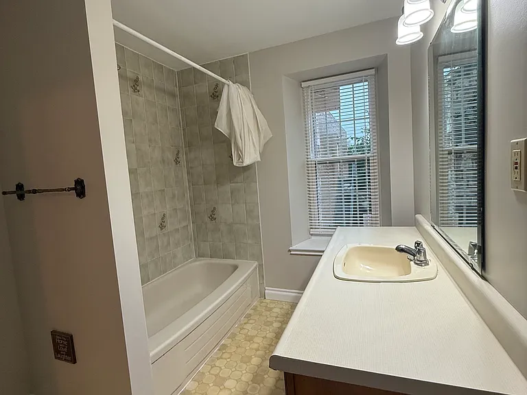 153 Norfolk St — Photo 9
