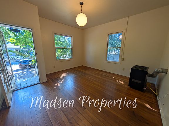 3rd image of 1343 Laburnum Ave #11435117