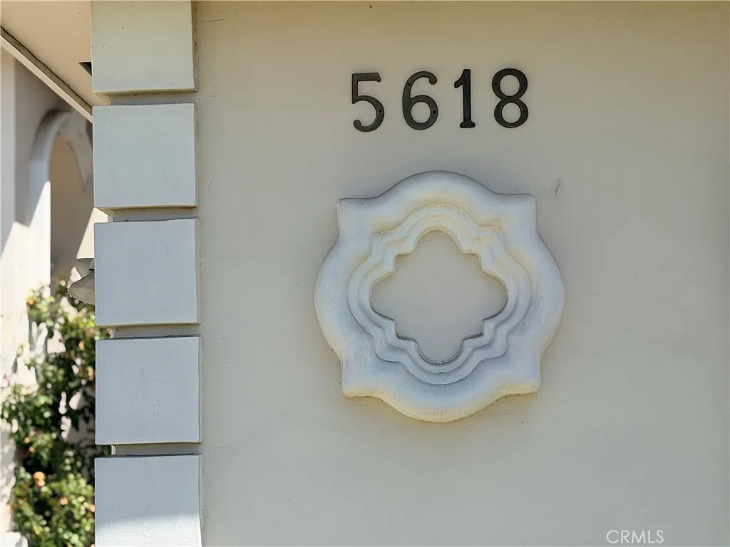 4 bed, 2417 sqft, $5,950 — Photo 2