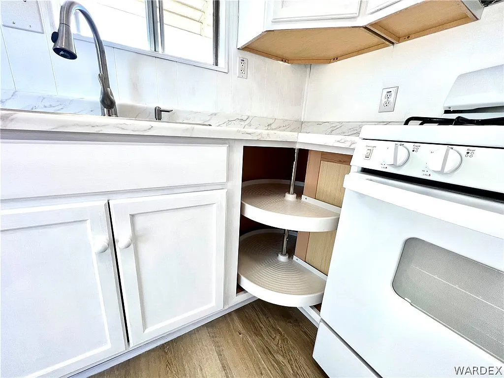 2 bed, 1.0 bath, 967 sqft, $1,295 — Photo 4