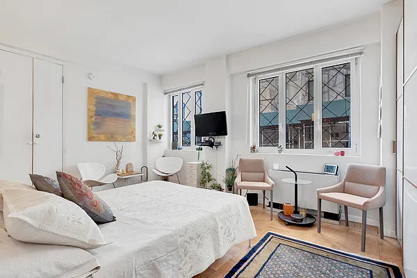 Rented by R New York | media 7