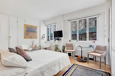 Rented by R New York