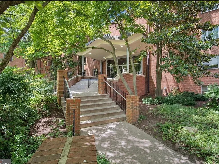 5301 Westbard Cir #222 — Photo 7