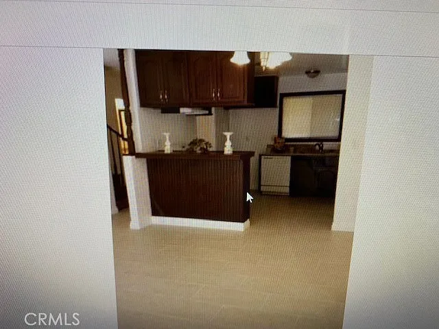 441 N Rockvale Ave — Photo 2