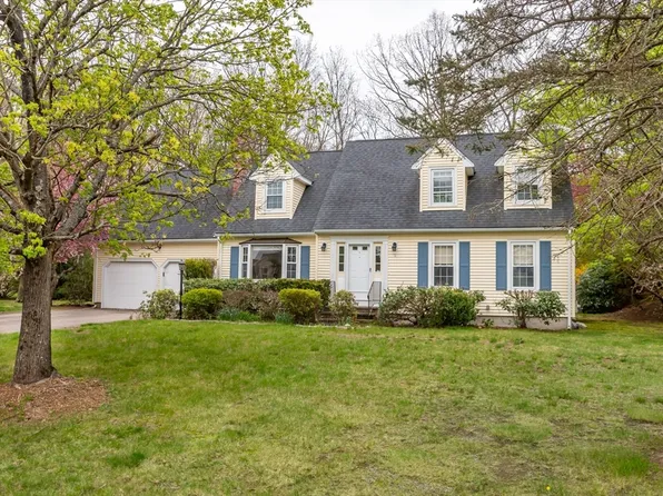 10 Donato Dr, Franklin, MA 02038