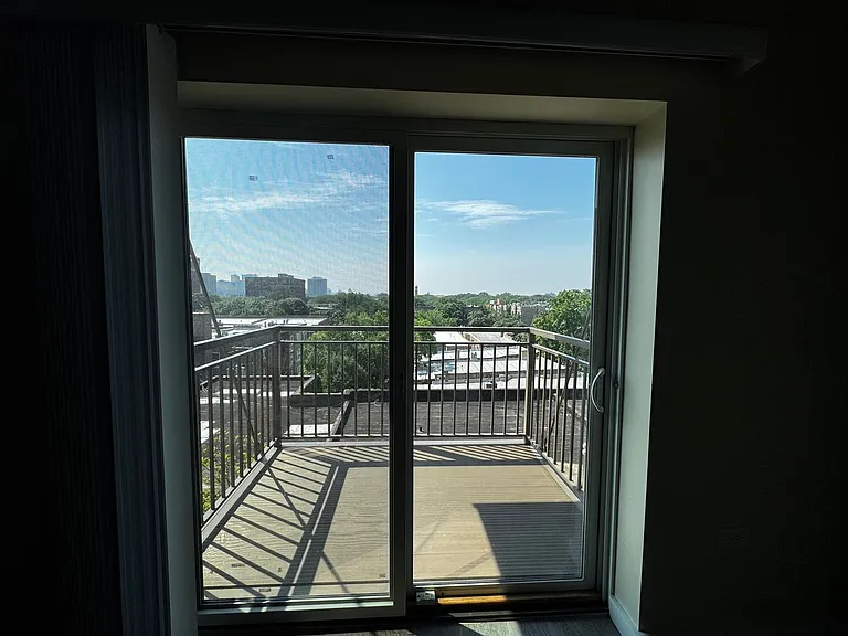 Gorgeous Historical Apartments Near Beach in East Rogers Park — Photo 111