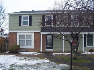 16 Springwood Dr, Webster, NY 14580