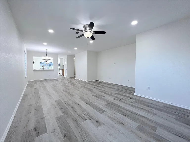 2725 Summerwalk Pl — Photo 12