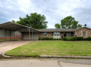 1113 W Shawnee Ave, Nowata, OK 74048