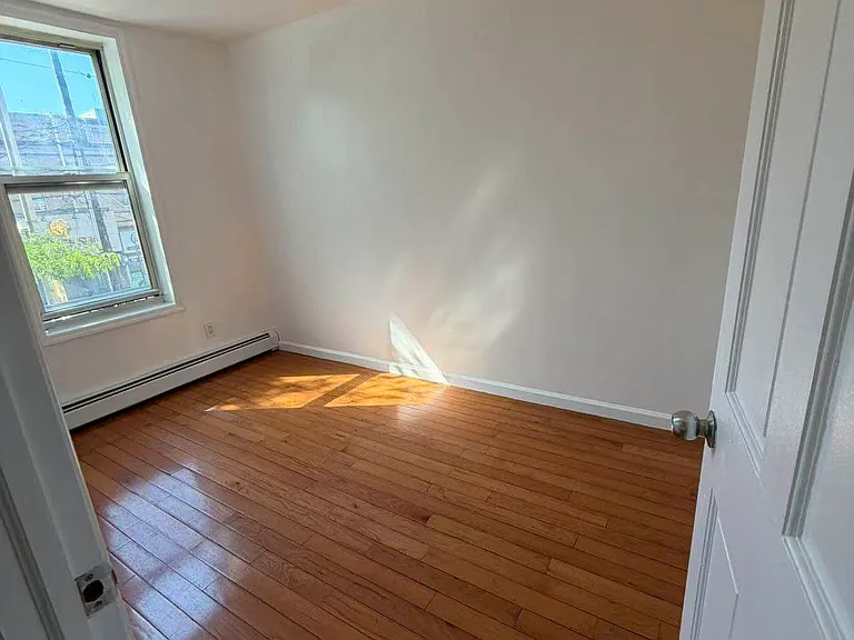 5912 8th Ave #2 — Photo 3