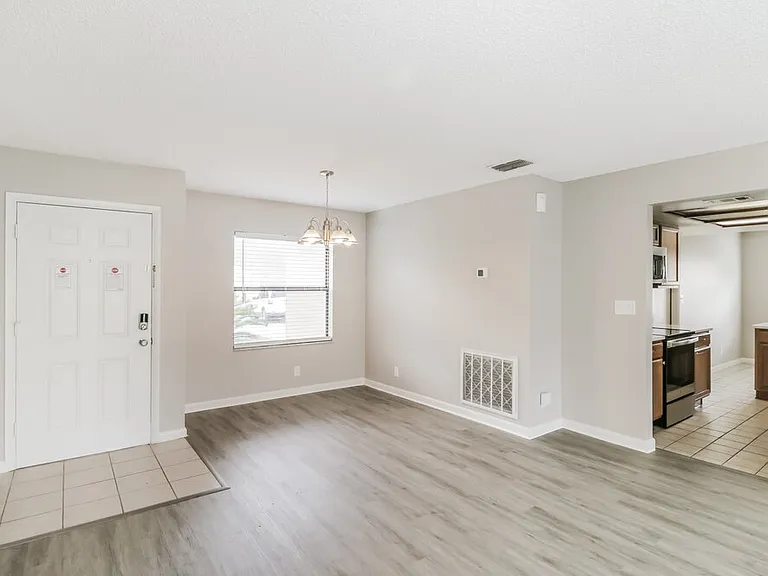 23106 Mayfair Rd — Photo 5