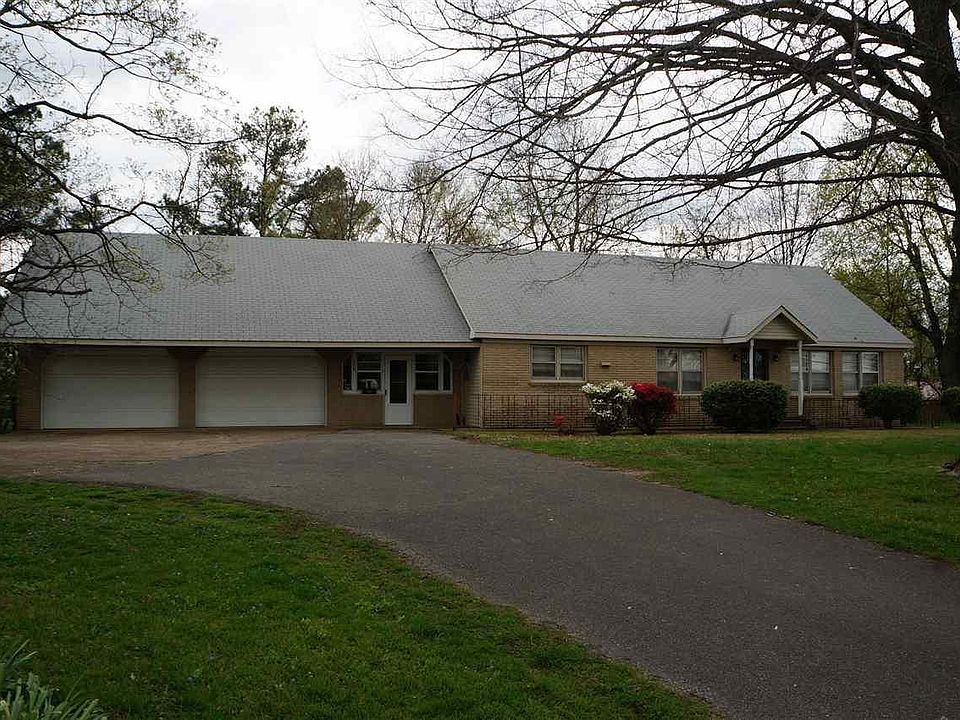 1st image of 2705 Lake Dr