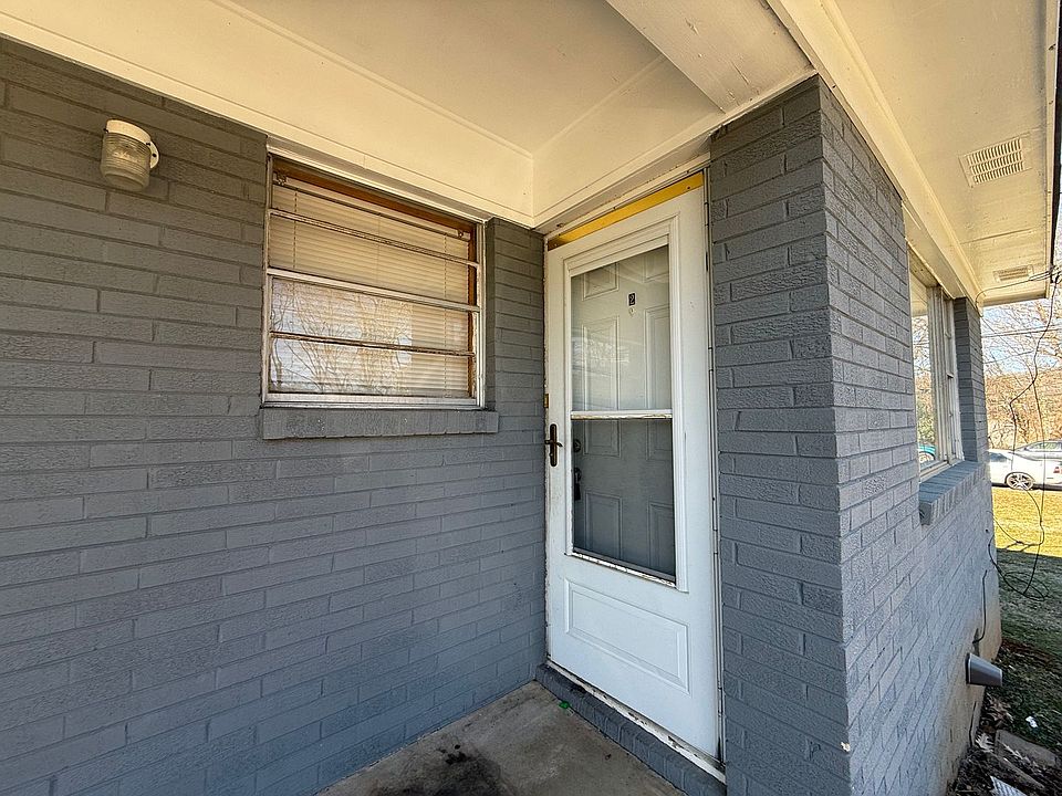 1st image of 905 Stevens Ct NE APT 2