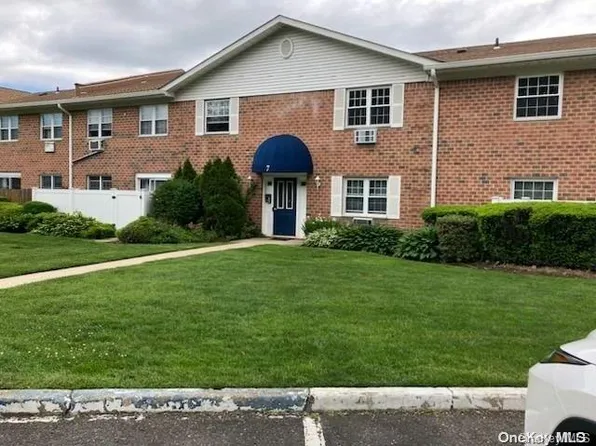 460 Old Town Road #7D, Port Jefferson Station, NY 11777