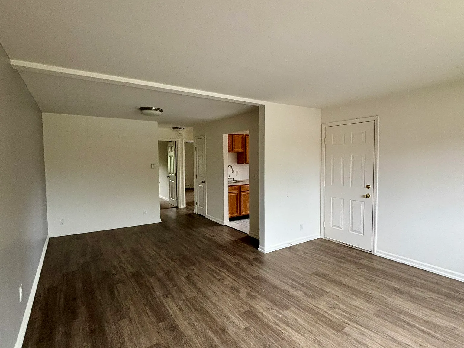 2 bed, 850 sqft, $1,345 — Photo 4