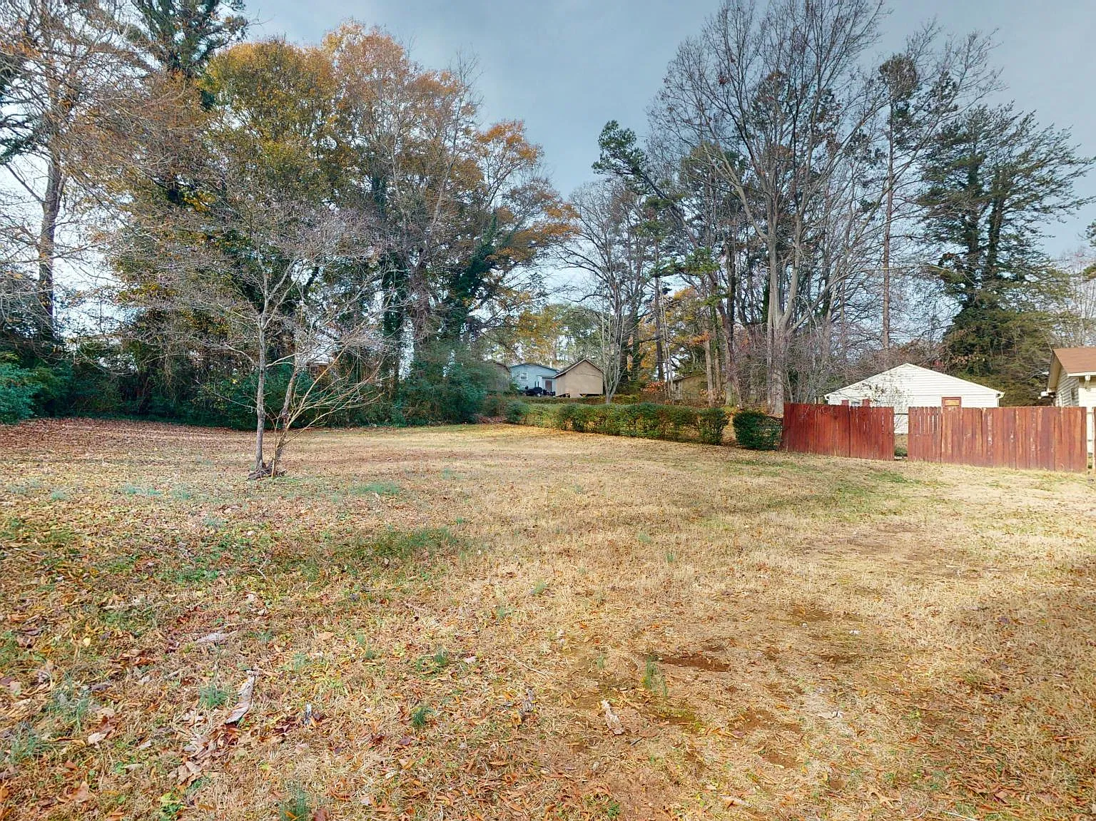 1318 Argonne Blvd — Photo 2