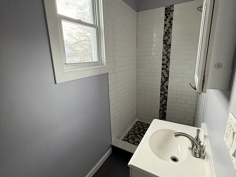 814 Summer St #2 — Photo 3