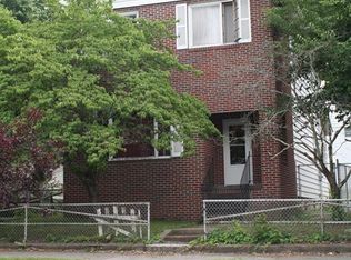 506 Temple St, Hinton, WV 25951