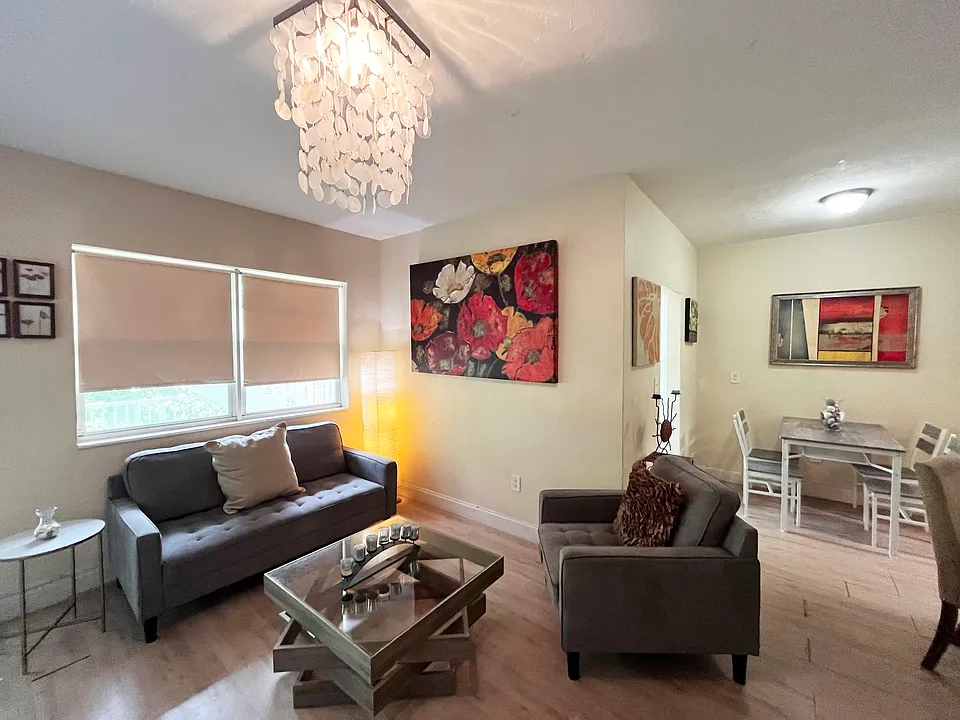 7510 Carlyle Ave #4
