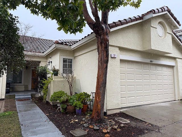 1st image of 27 Parodi Ct
