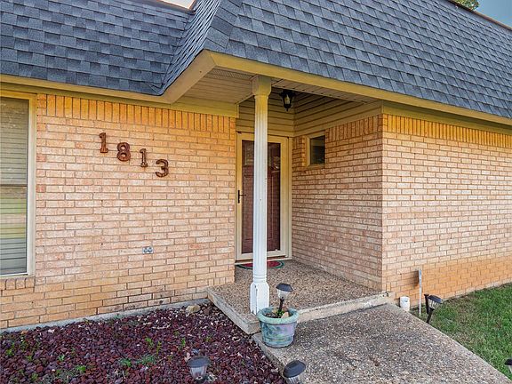 2nd image of 1813 Mockingbird Ln