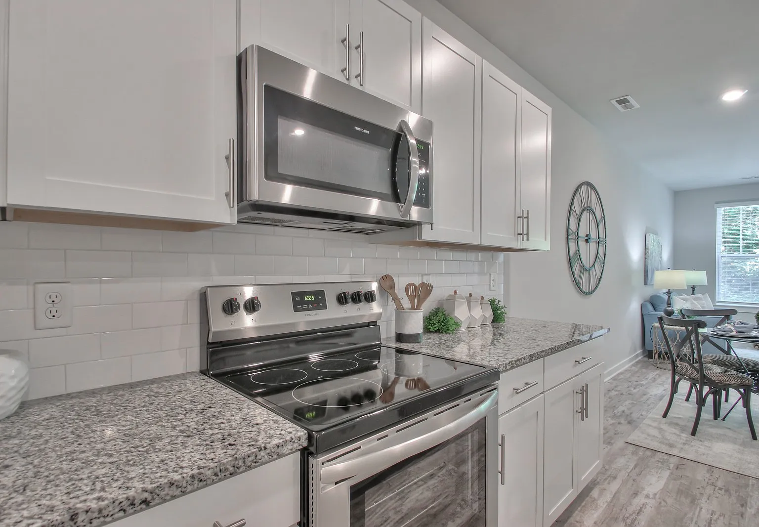 3 bed, 2.5 bath, 1906 sqft, $2,300 — Photo 4