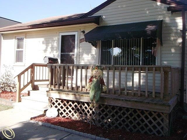 1st image of 22215 Maple St