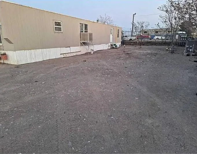 8001 Alameda - Space 12 — Photo 2