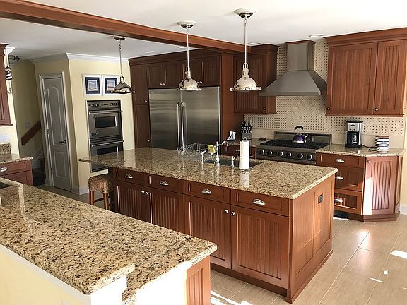4th image of 119 Monterey Dr