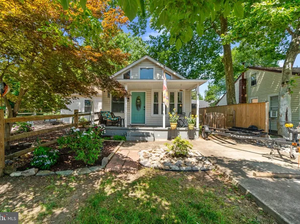 7707 Edgewood Ave, Pasadena, MD 21122