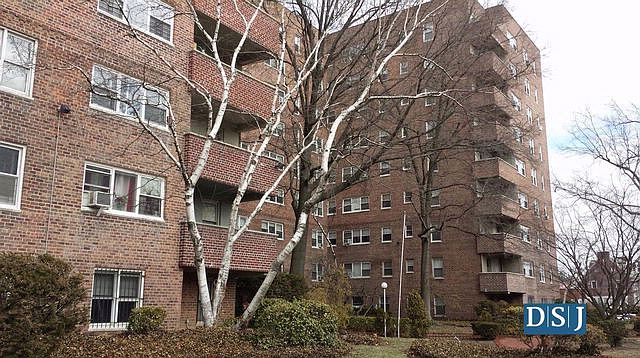 2nd image of 16605 Highland Ave APT 2D