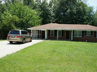 383 White Oak Dr, Lilburn, GA 30047