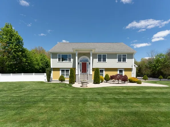 398 Tremont St, Rehoboth, MA 02769
